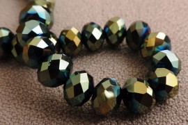 (JSSW2009-04) Бусины на нитке, стеклянные