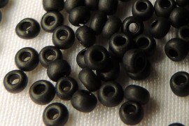(23980.02.6) Бісер 2/0 натуральний матовий чорний